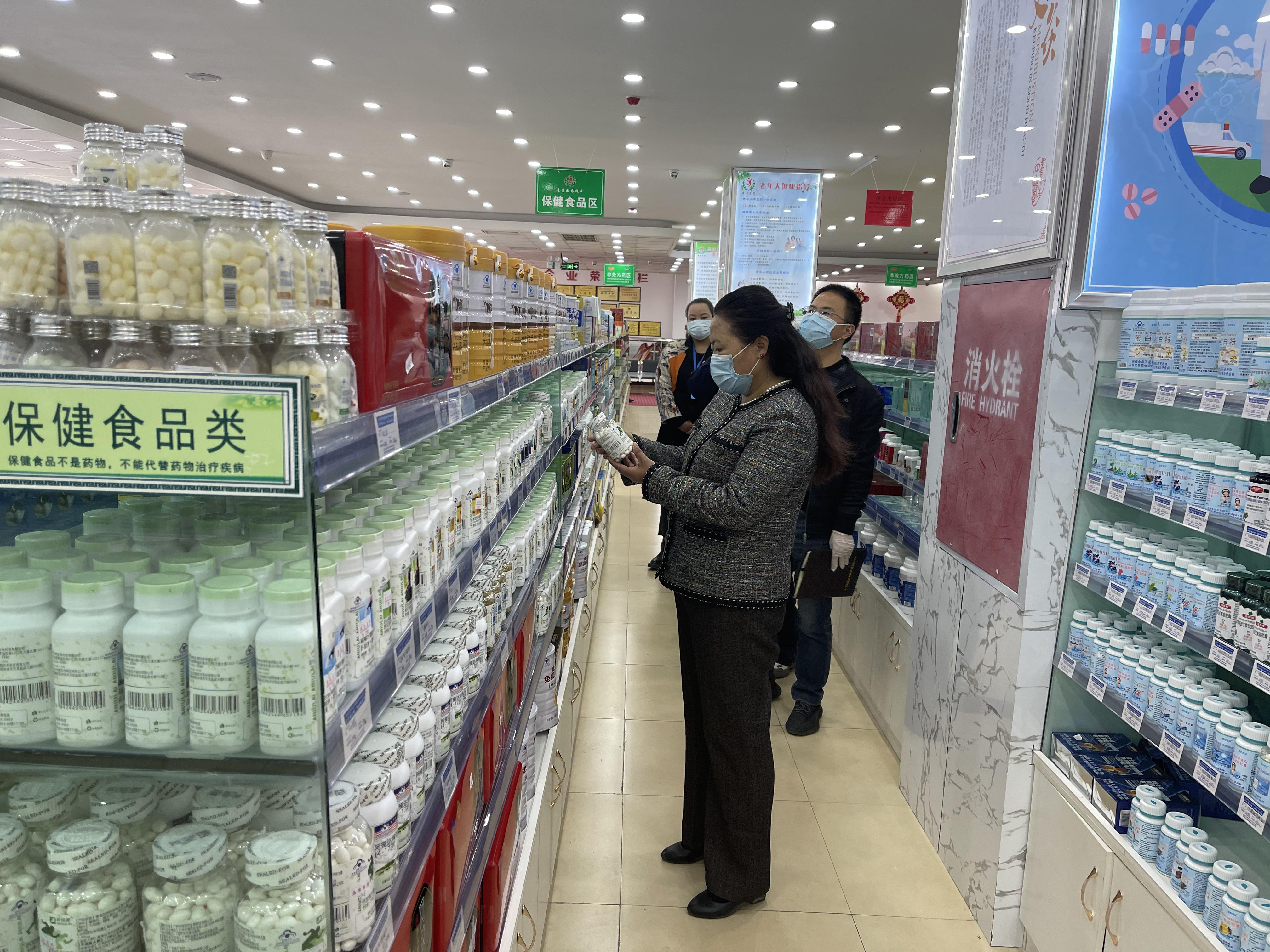 自治區市場監管系統“五一”期間開展食品經營安全監督檢查